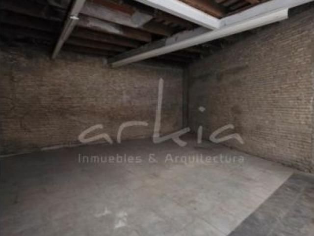 ARKIA Inmuebles & Arquitectura te ofrece LOCAL COMERCIAL EN ALQUILER EN ENSANCHE