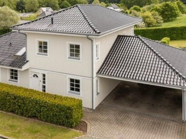 Arkitekttegnet villa fra 2005