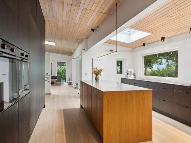 Arkitekttegnet villa på stor naturgrund i Silkeborg