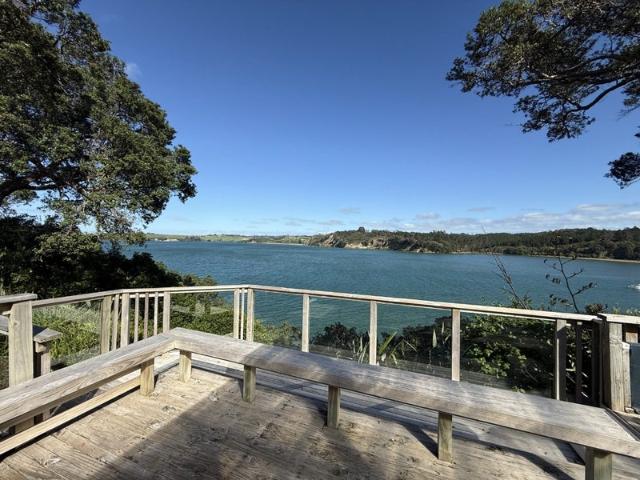 Arkles Bay, 3 bedrooms