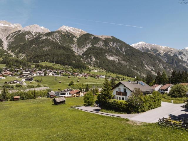 Arlbergblick & Wohngefühl – Ein Haus mit Charakter und Perspektive