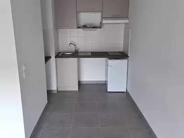 Arles 13200 Location appartement 2 pièces t2 terrasse
