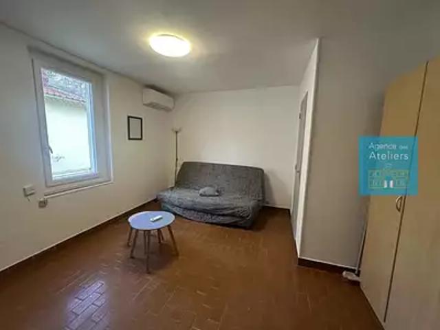 Arles 13200 Location appartement 2 pièces t2 au dernier étage