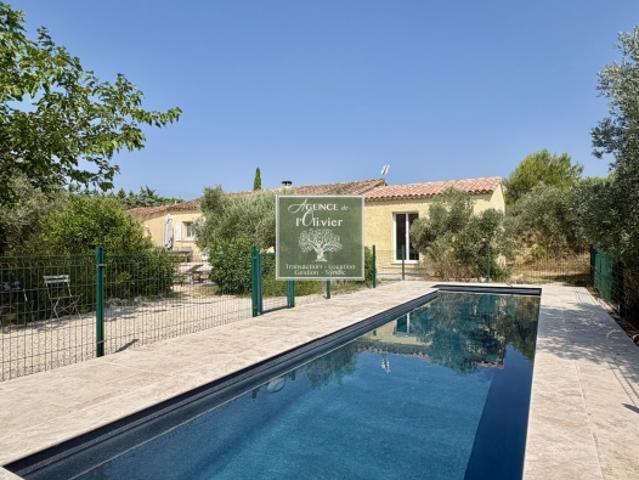ARLES. Villa Pont de Crau avec piscine