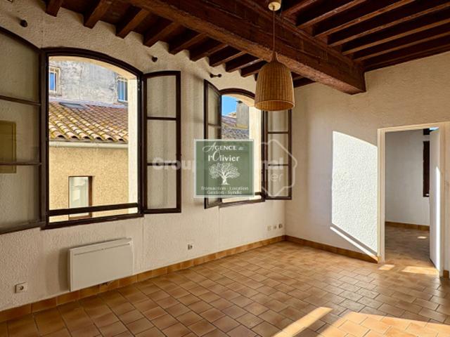ARLES. Appartement T3 en hyper centre