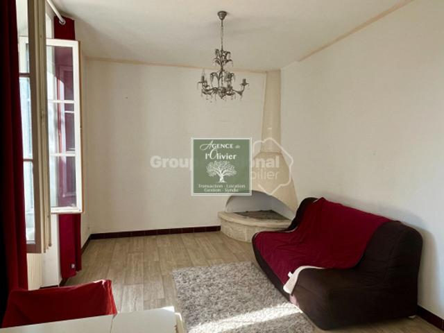 ARLES. Appartement T2 résidence sécurisée