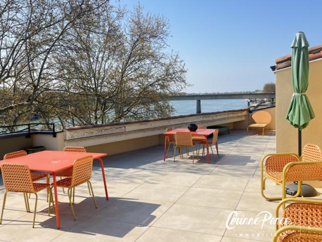 ARLES APPARTEMENT P3 137 M2 DERNIER ETAGE ASCENSEUR GARAGE T