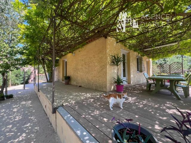 Arles – Belle maison familiale en excellent état avec jardin. 157m² Arles