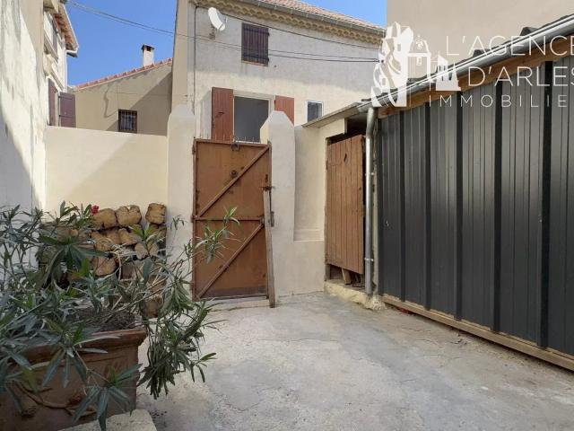 Arles centre – Maison de ville avec cour et terrasse 76m² Arles