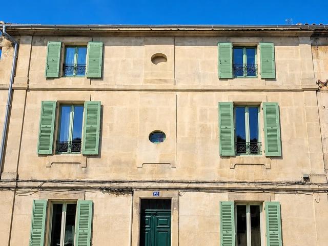 Arles centre ville Immeuble de rapport rénové, vendu entièrement loué