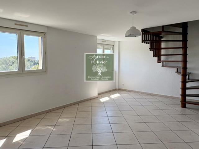 ARLES. Duplex avec ascenseur !