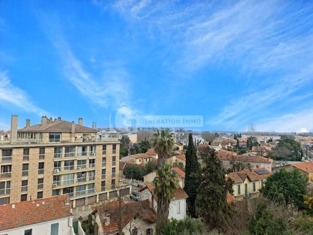 Arles Duplex lumineux avec garage en résidence sécurisée
