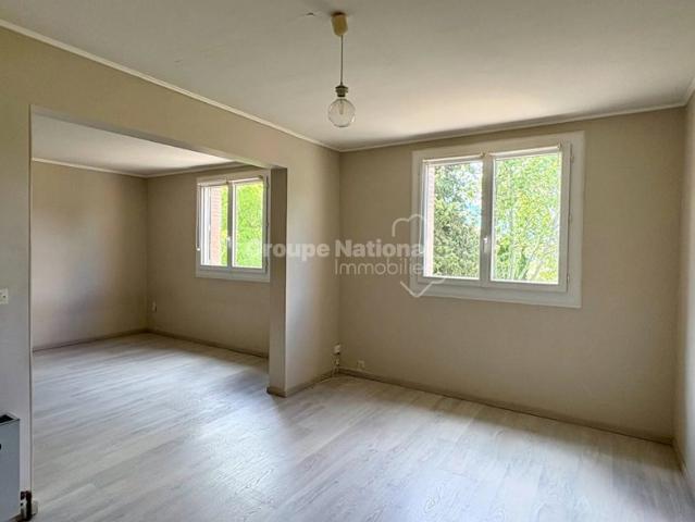 ARLES. Grand appartement Trinquetaille