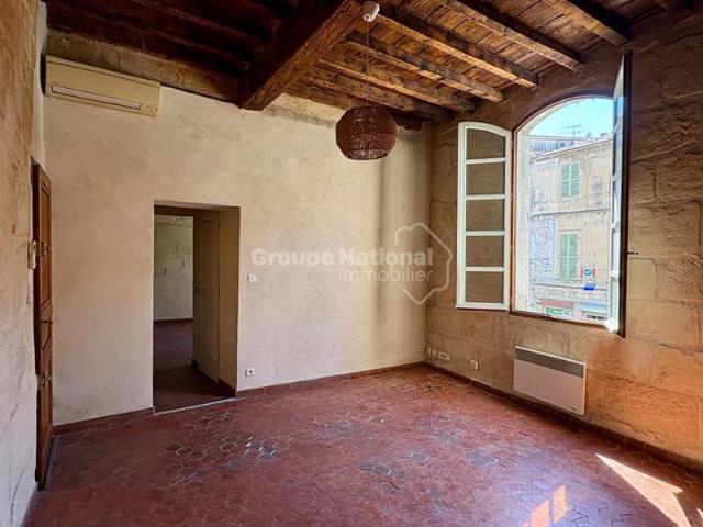 ARLES. Grand duplex centre ville