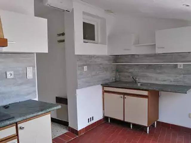 Arles sur Tech 66150 Location appartement 1 pièce t1 au dernier étage