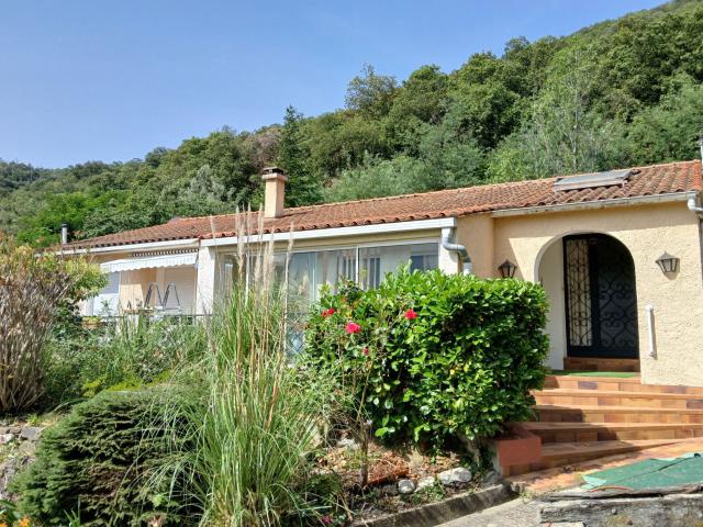 ARLES SUR TECH MAISON 4 FACES DE PLAIN PIED AVEC GARAGE ET JARDIN