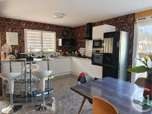 Arlessurtech, Villa de 94m² environ offrant un séjour / cuis. 97m² Arles sur Tech