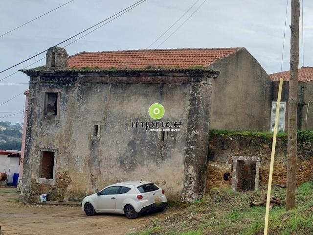 ARRUDA DOS VINHOS RUINA E 2 TERRENOS