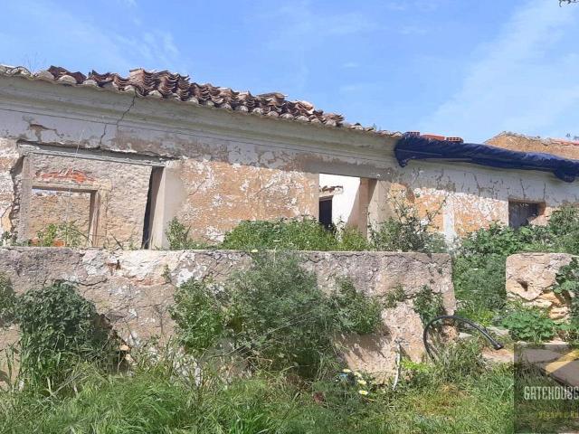 Arruina propriedade no centro do Algarve com terreno em Tune. 285m² Algoz e Tunes