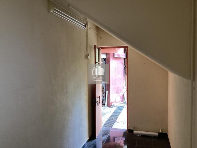 Arrecadação com 9m2, em Santo António
