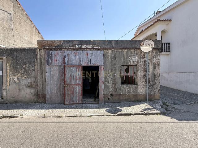 Arrecadação para Venda com Potencial de Conversão em T2 | Centro de Valado dos Frades