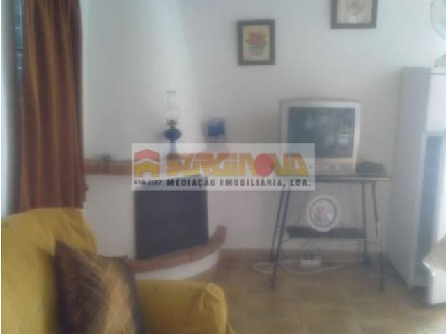 ARRENDA SE MORADIA R/CHAO