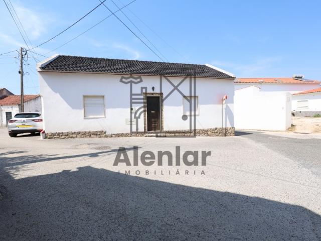 Arrenda se Moradia T1+1 em Lugar de Quentes, Ventosa Alenquer