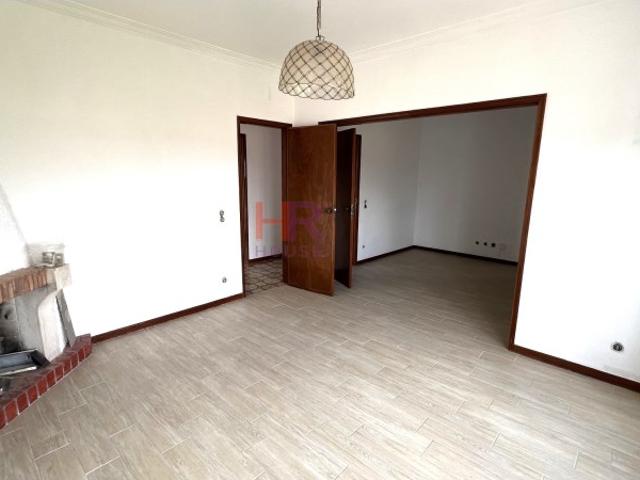 Arrenda se Apartamento T4 Fala Coimbra