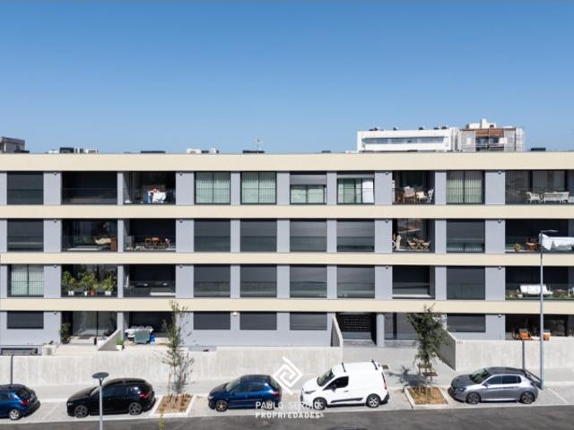 Arrenda se apartamento T2 novo na Rua Armando Tavares, Quinta das Rosas, Vilar do Paraiso