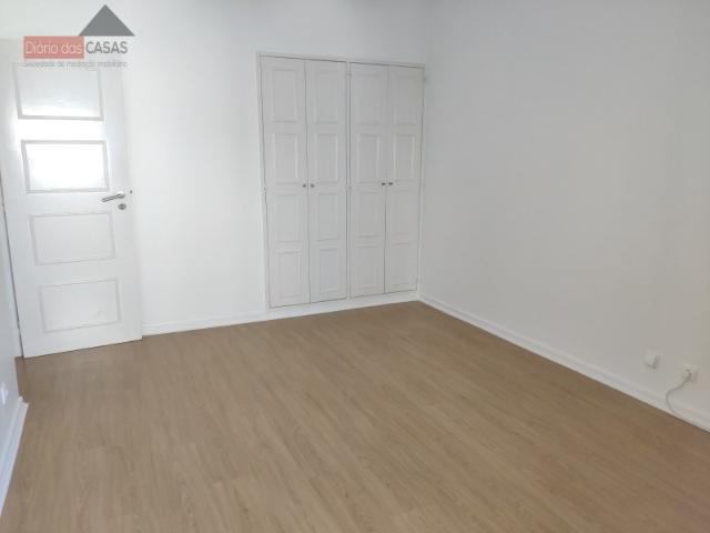 Arrenda se Apartamento T2 em Coimbra. Rua Carlos Seixas