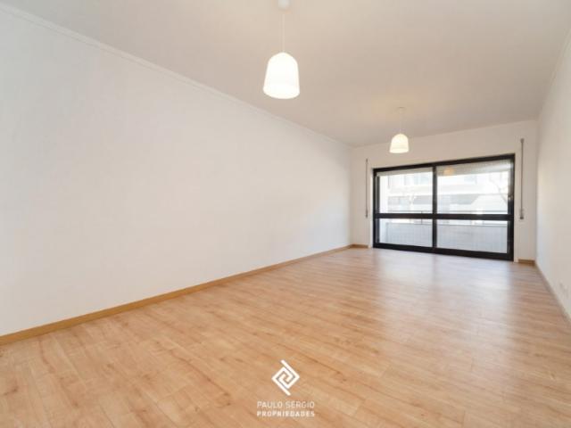 Arrenda se apartamento T2 em Espinho