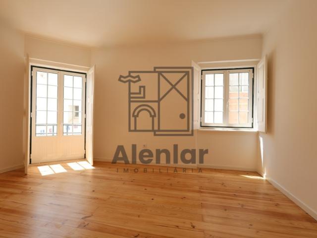 Arrenda se Apartamento T3 no centro da Vila de Alenquer