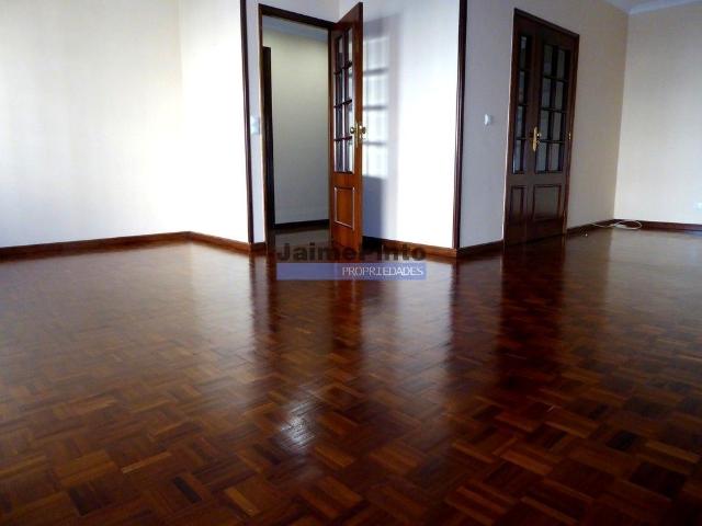 Arrenda se apartamento T3 cuidado, no CARVALHIDO. Portugal, Porto