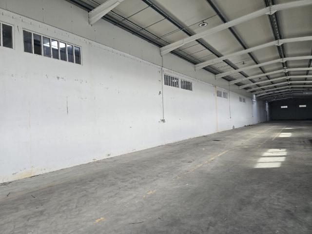 Arrenda se armazém industrial ou logístico