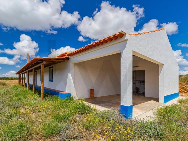 ARRENDA SE Casa de Campo T3+1 – Vale de Milhos, Odemira