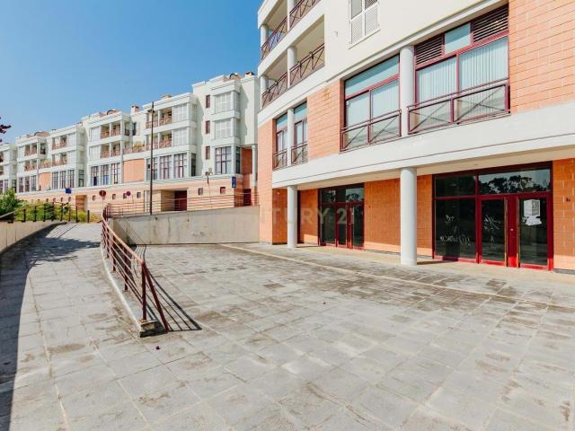 ARRENDA SE | Espaço Comercial / Serviços em Barcarena – Oeiras