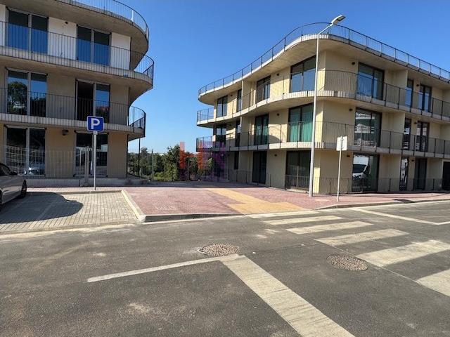 Arrenda se lugar de estacionamento coberto