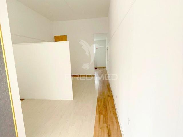 Arrenda se loja 70 M2 / Matosinhos Sul