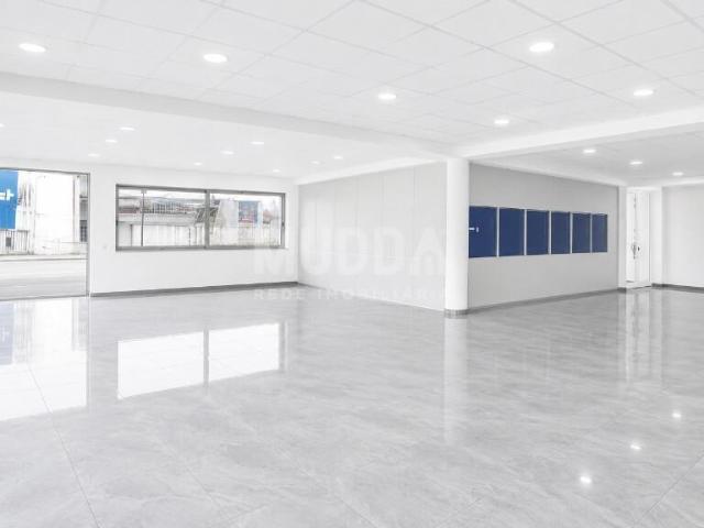 Arrenda se Loja/ Espaço Comercial com 700 m²