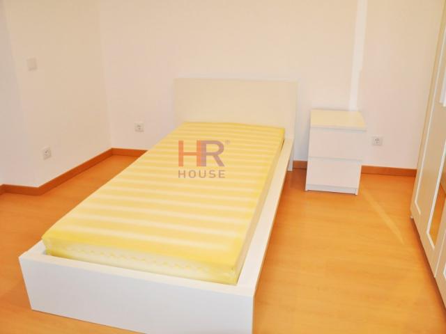 Arrenda se Quarto para estudante com cama de solteiro ao lado do Hospital dos Covões