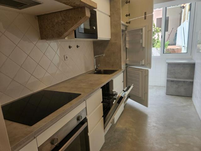 ARRENDA SE T1+1 BELÉM LISBOA Totalmente remodelado Excelente espaço exterior privativo, muito agradável e tranquilo