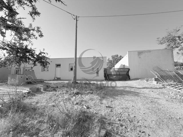 Arrenda se T1 e T2 c/piscina – Tunes