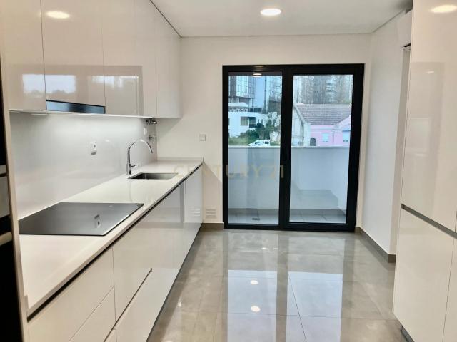 Arrenda se T2 de Luxo no Edifício INN Campolide | Garagem | Arrecadação | Elevador | Eficiência Energética Classe A