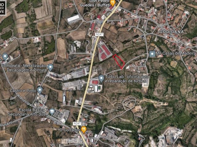 Arrenda se terreno de 4700 m2 em Terrugem Área de Reabilitação Urbana