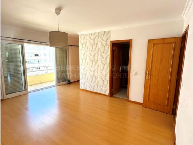Arrendamento | Apartamento Estoril | 160 m2 | Garagem