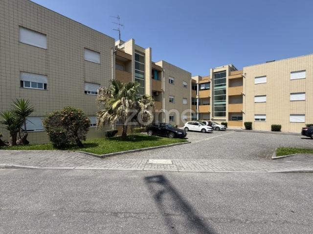 Arrendamento Apartamento T3 com Garagem Fechada