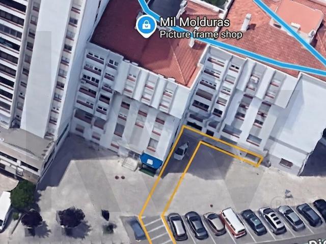 ARRENDAMENTO, Garagem/ ARMAZÉM em LINDA A VELHA