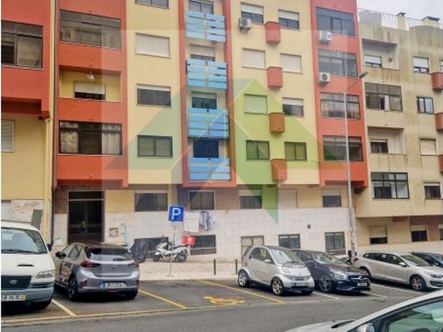 Arrendamento de apartamento T2 na Agualva Cacém Rua Cidade de Almada