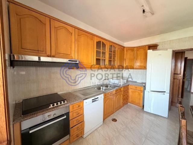 Arrendamento de apartamento T3+1 em Gondomar