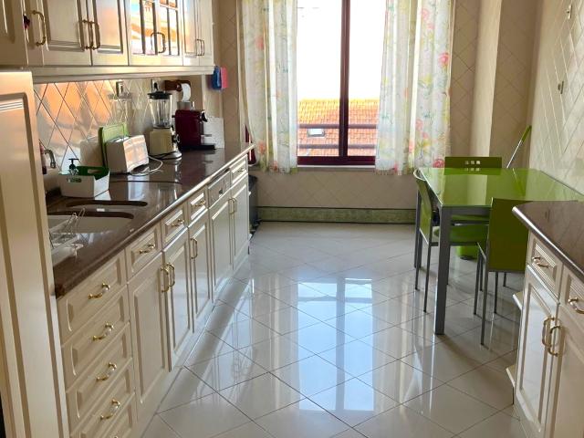 Excelente Apartamento T3 para arrendamento na Rua Cardeal Mercier